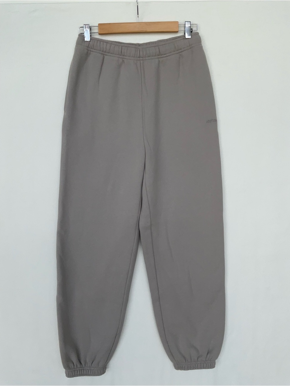 Aritzia Mega fit Joggers